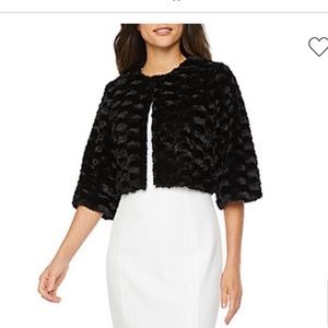 Cream Colored 3/4 Sleeve Faux Fur Shrug